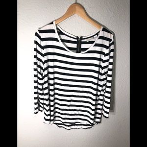 CHICOS black and white striped top half sleeves